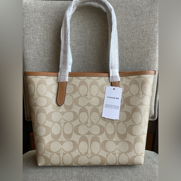 NWT!COACH SMALL CITY TOTE 23 IN SIGNATURE CANVAS (COACH CN733) - Picture 2 of 10